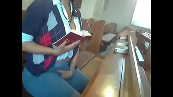 Visa Masturbating In Church drivfilmer