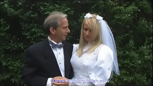 Tampilkan Cuckold Wedding mendorong Film
