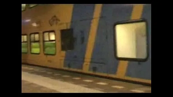homemade movie at a dutch trainstation Drive-filmek megjelenítése