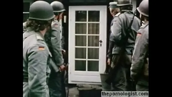 Hot blonde gets fucked by a soldier in German vintage porn Drive Filmlerini göster