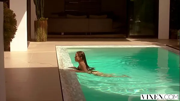 VIXEN Two Naughty College Students Sneak Into A Pool and Fuck A Huge Cock Drive Filmlerini göster