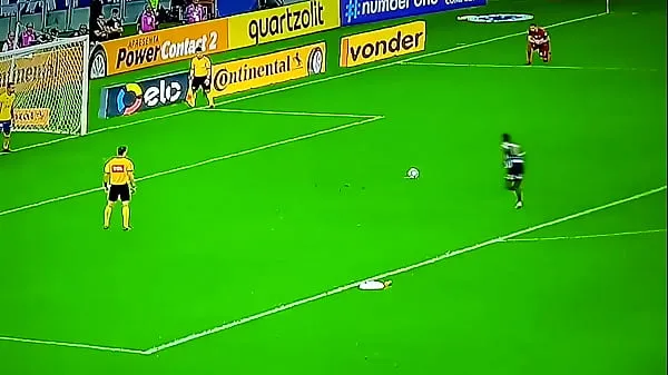 Εμφάνιση ταινιών Fábio Santos players on penalties drive