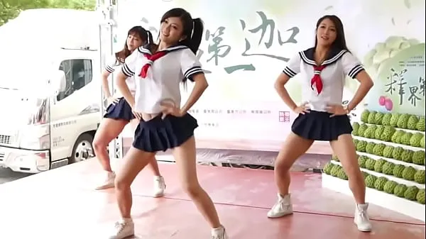 The classmate’s skirt was changed too short, and report to the training office after dancing 드라이브 영화 표시