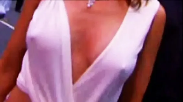 Kylie Minogue See-Thru Nipples - MTV Awards 2002 ڈرائیو موویز دکھائیں