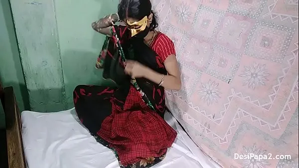 Zobrazit filmy z disku Indian style home sex anal in traditional Sari Indian couple gone wild