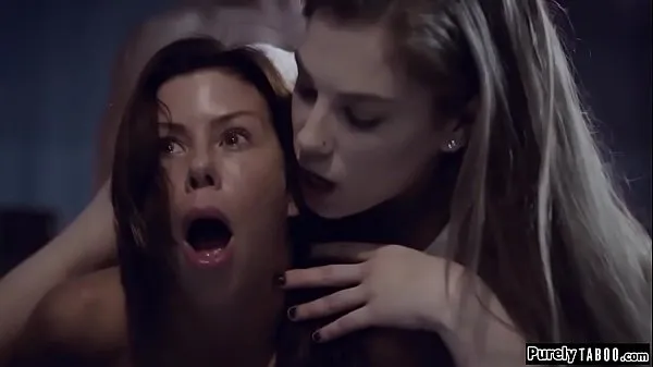 แสดง Busty patient relives sexual experiences ขับเคลื่อนภาพยนตร์