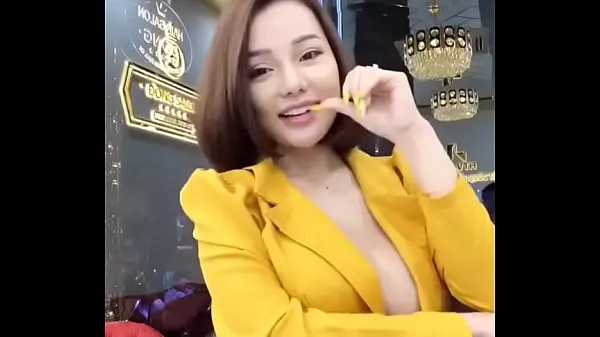 Show Sexy Vietnamese Who is she drive Movies