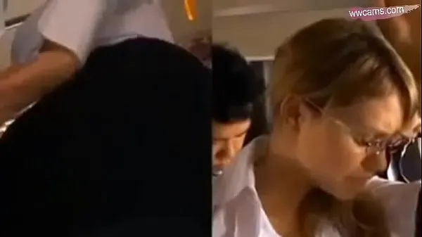 Afficher MILF femme obtient à tâtons et baisée à l'intérieur du train sur le in de travailler à chaudDrive Films