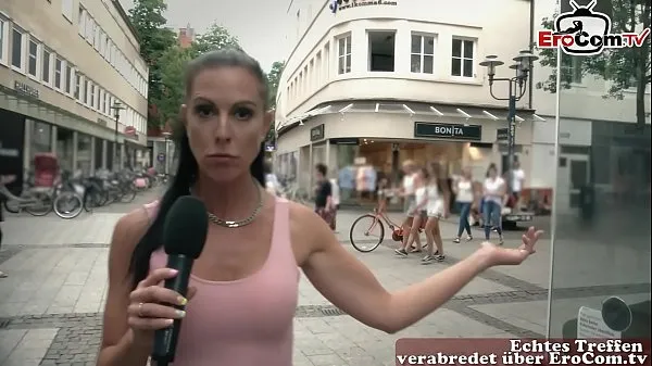 Prikaži filme German milf pick up guy at street casting for fuckdrive
