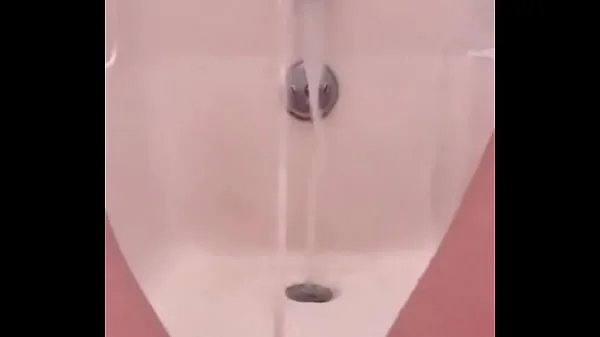 Vis 18 yo pissing fountain in the bath drev-film