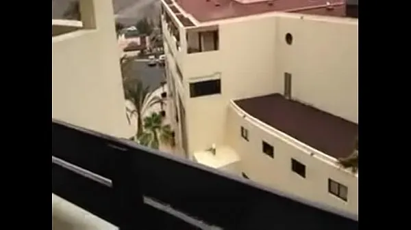 Tampilkan Greek fuck in balcony mendorong Film
