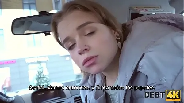Εμφάνιση ταινιών DEBT4k. Teen babe wants to go shopping but first sucks on boner drive