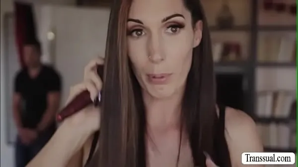 Visa Stepson bangs the ass of her trans stepmom drivfilmer