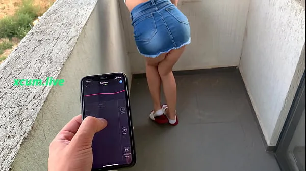 Visa Controlling vibrator by step brother in public places drivfilmer