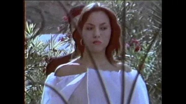 แสดง Olinka Goddess Of Love ขับเคลื่อนภาพยนตร์