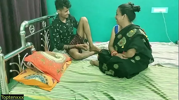 Εμφάνιση ταινιών Indian hot wife shared with friend! Real hindi sex drive