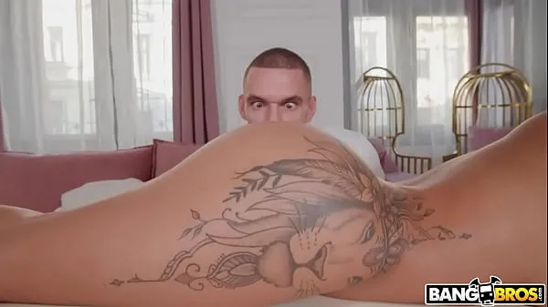 Huge Tits Massage 드라이브 영화 표시