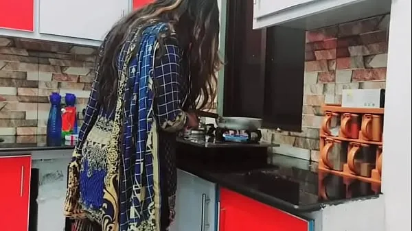 Tampilkan Indian Stepmom Fucked In Kitchen By Husband,s Friend mendorong Film