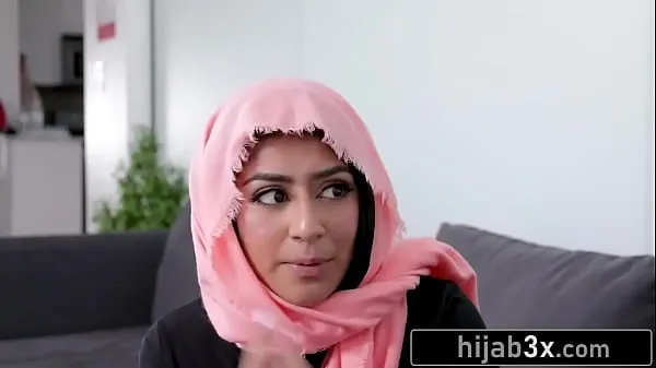 Visa Hot Muslim Teen Must Suck & Fuck Neighbor To Keep Her Secret (Binky Beaz drivfilmer
