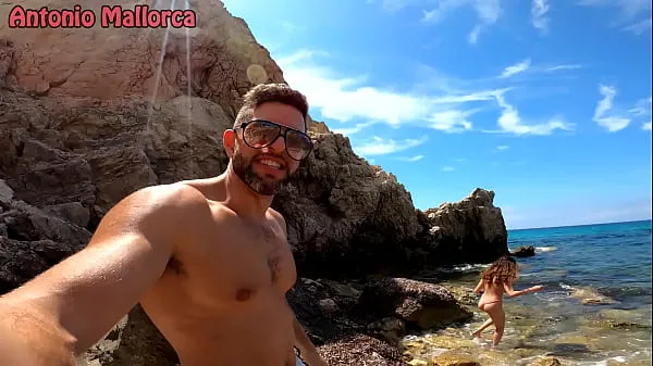 Tampilkan Fucking A Teen Girl In A Public Nude Beach mendorong Film