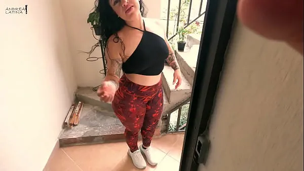 Visa I fuck my horny neighbor when she is going to water her plants drivfilmer