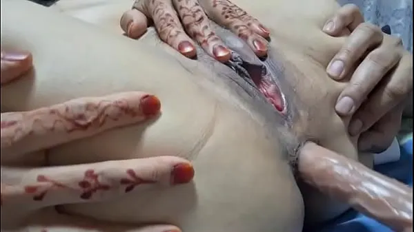 显示Pakistani husband sucking and play with dildo with nasreen anal and pussy驱动器电影