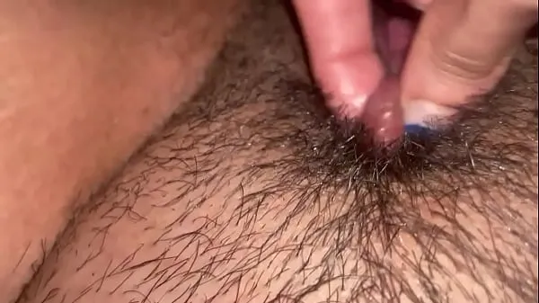 Visa Fucking my clitoris drivfilmer