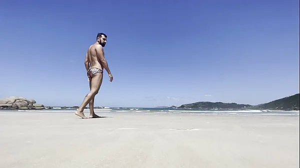 แสดง Nudist Beach ขับเคลื่อนภาพยนตร์