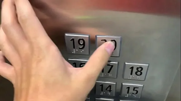 Visa Sex in public, in the elevator with a stranger and they catch us drivfilmer