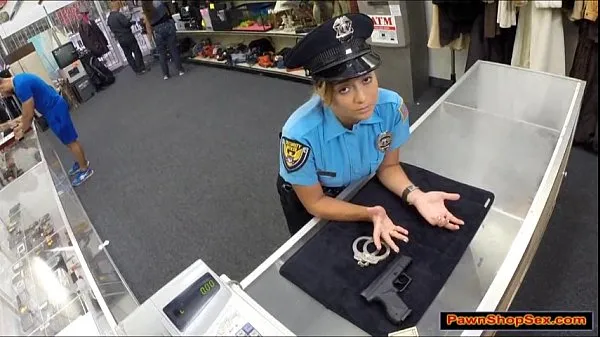 Visa Police officer pawns her gun and is fucked drivfilmer